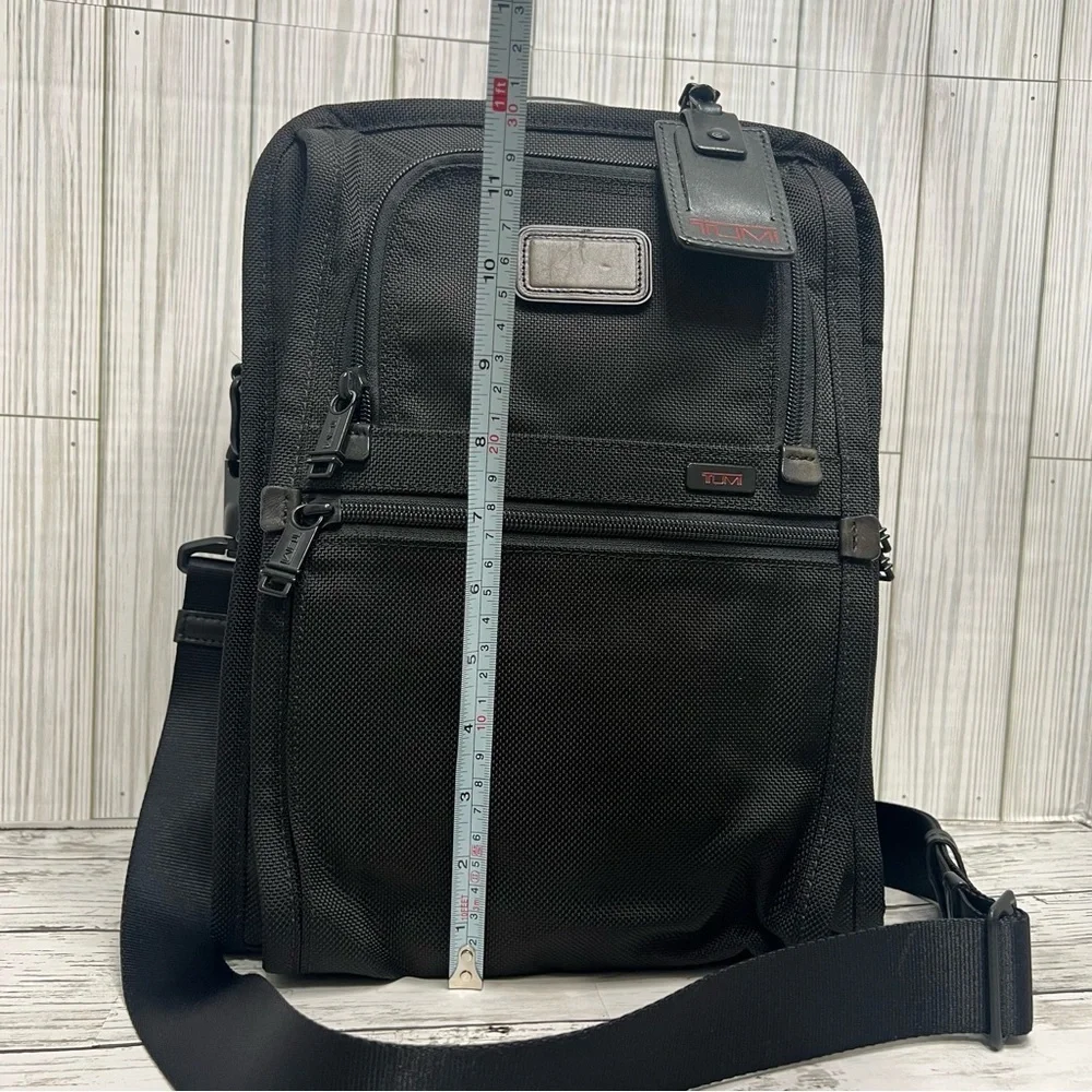 TUMI Black Crossbody Messenger Bag Travel Shoulder Laptop Work Bag